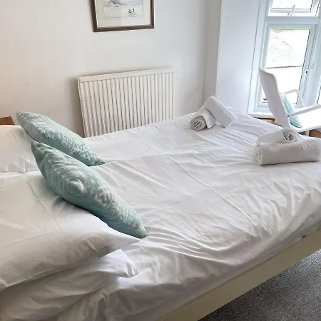 10 The Warren, Amazing Seaviews From Every Floor!