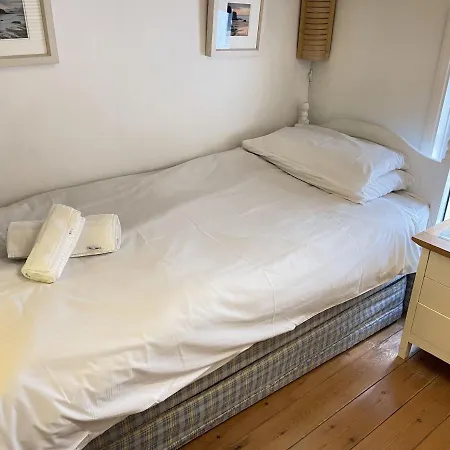 10 The Warren, Amazing Seaviews From Every Floor! St Ives (Cornwall)